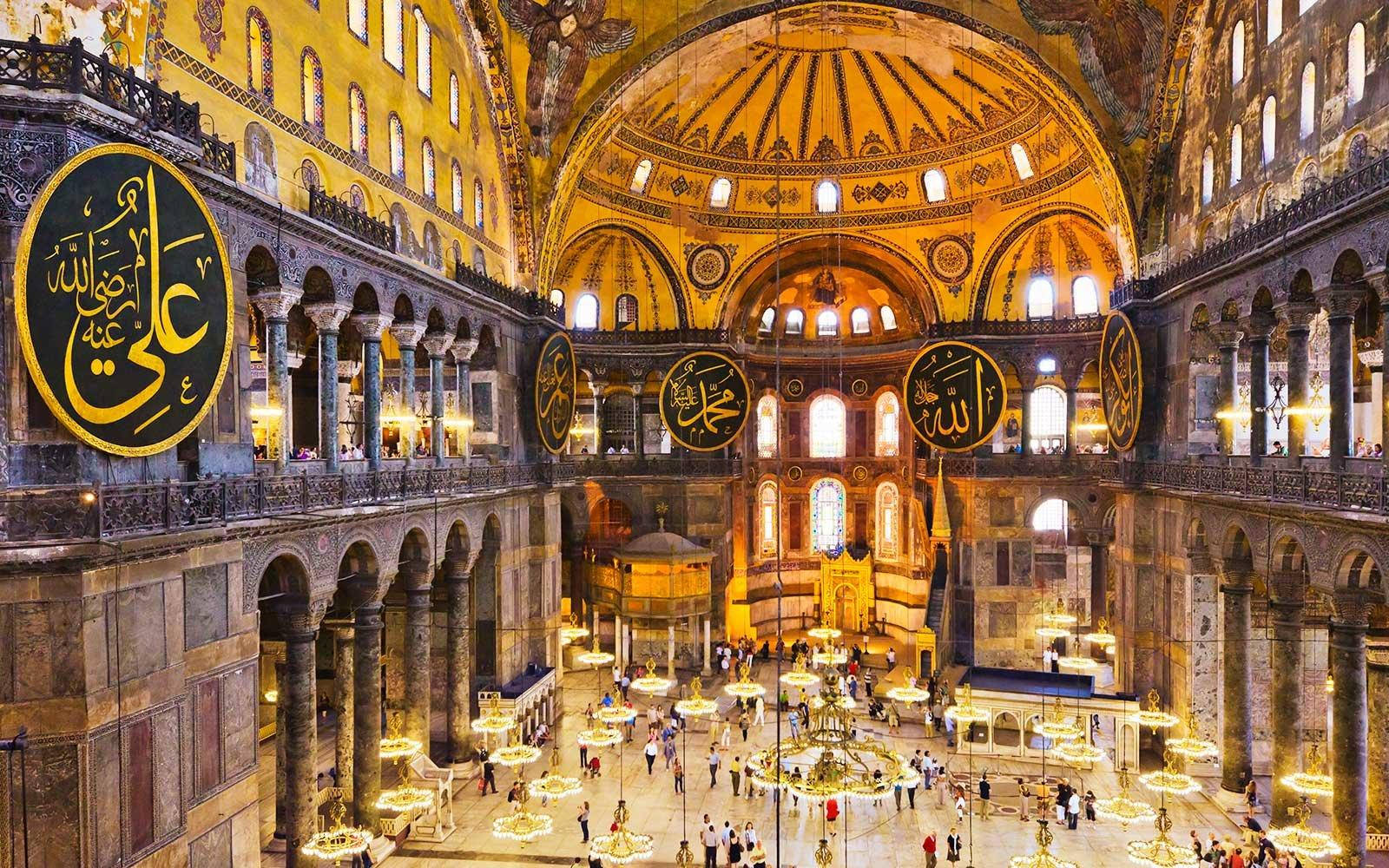 Inside The Hagia Sophia Wallpaper