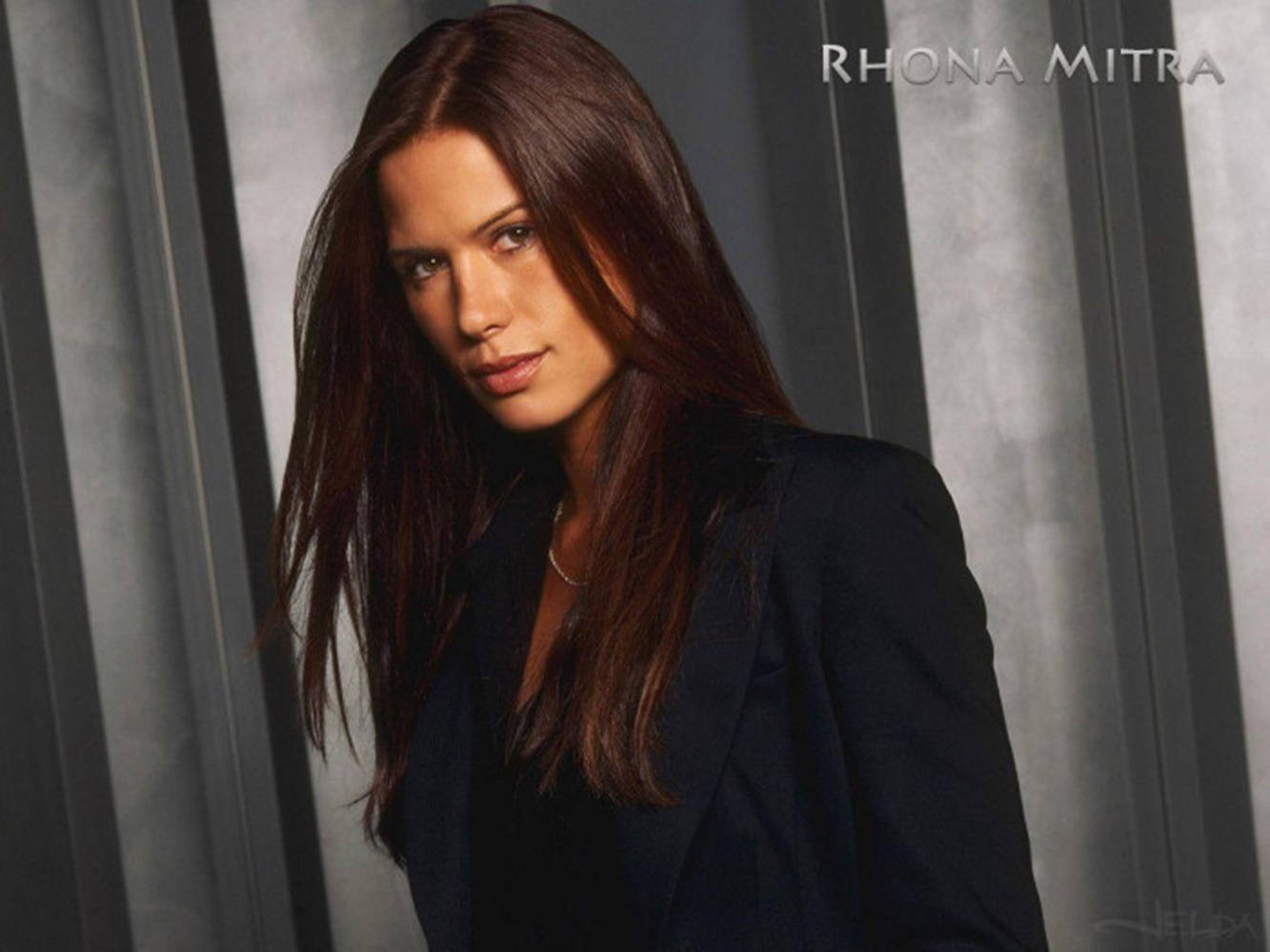 Intense Rhona Mitra - A Fierce Expression. Wallpaper