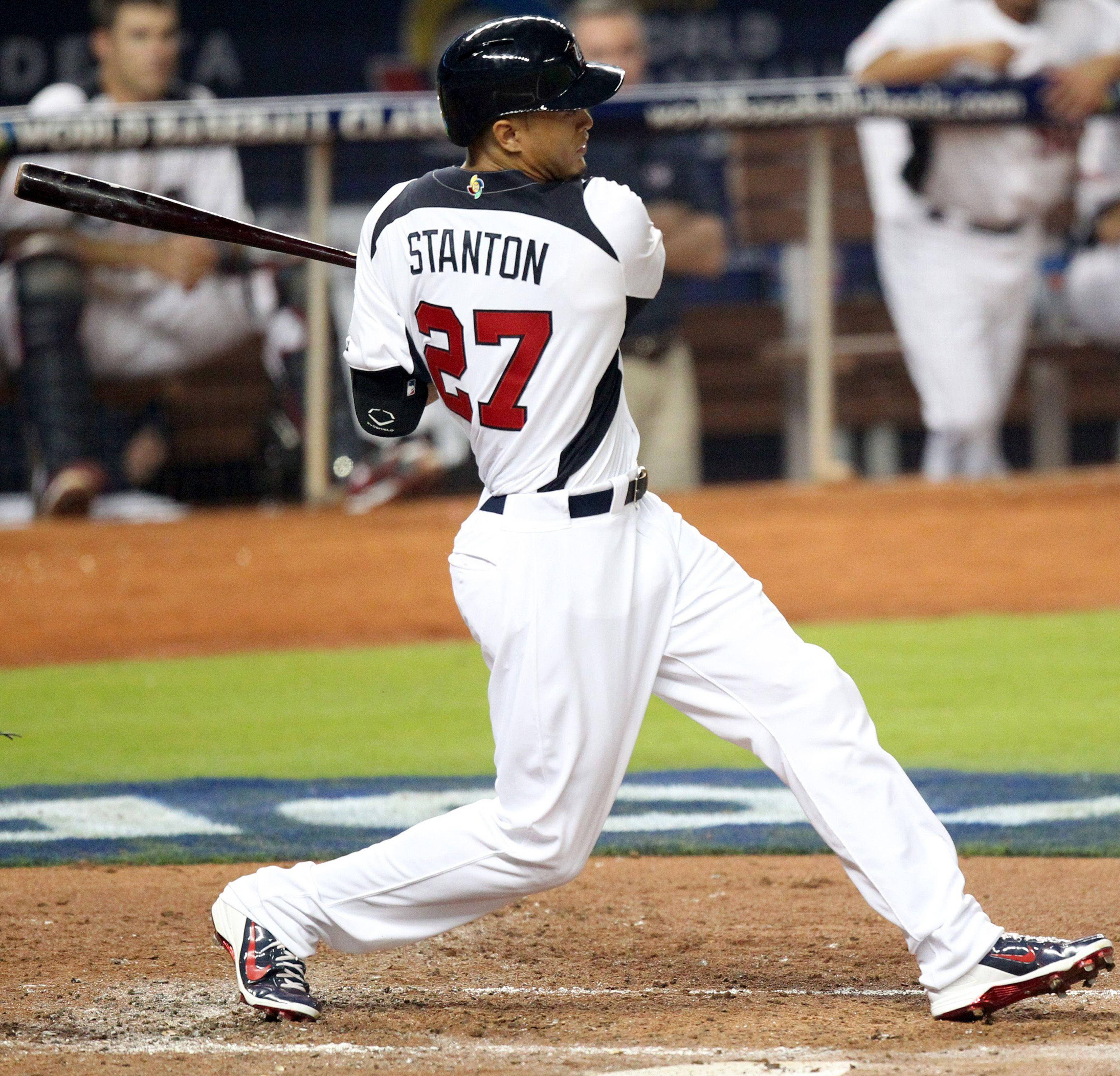 Interesting Giancarlo Stanton Full Swing Shot Wallpaper