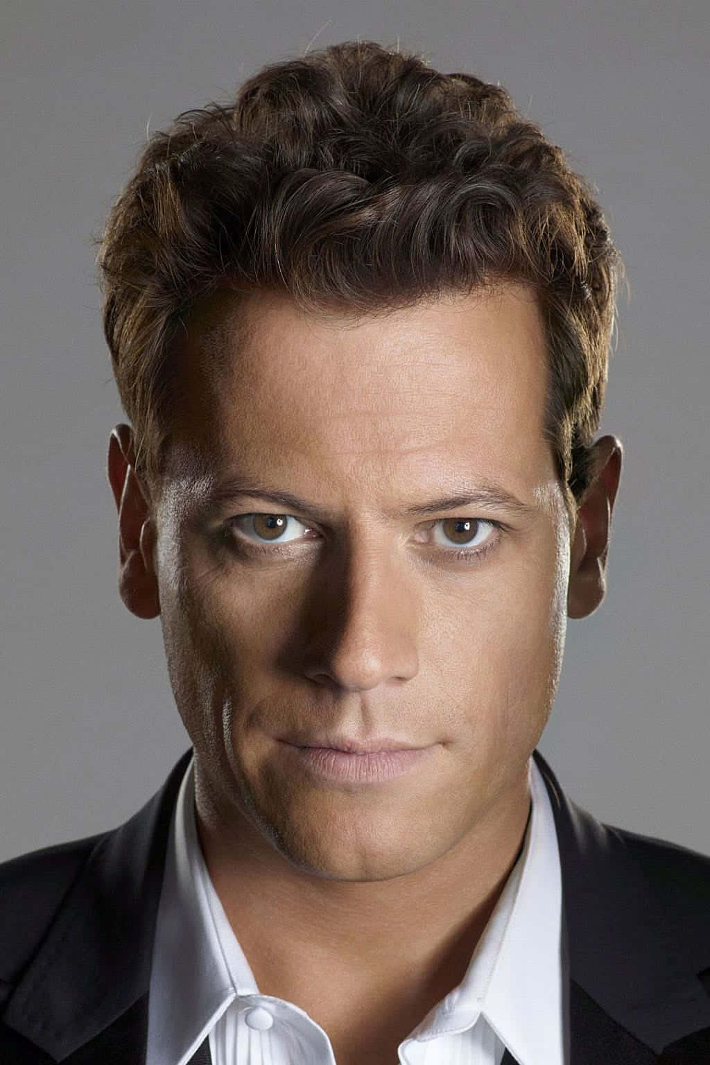 Ioan Gruffudd 1024 X 1536 Wallpaper