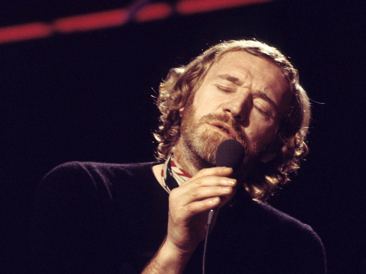 Irish Singer Richard Harris Macarthur Park Cover Wallpaper