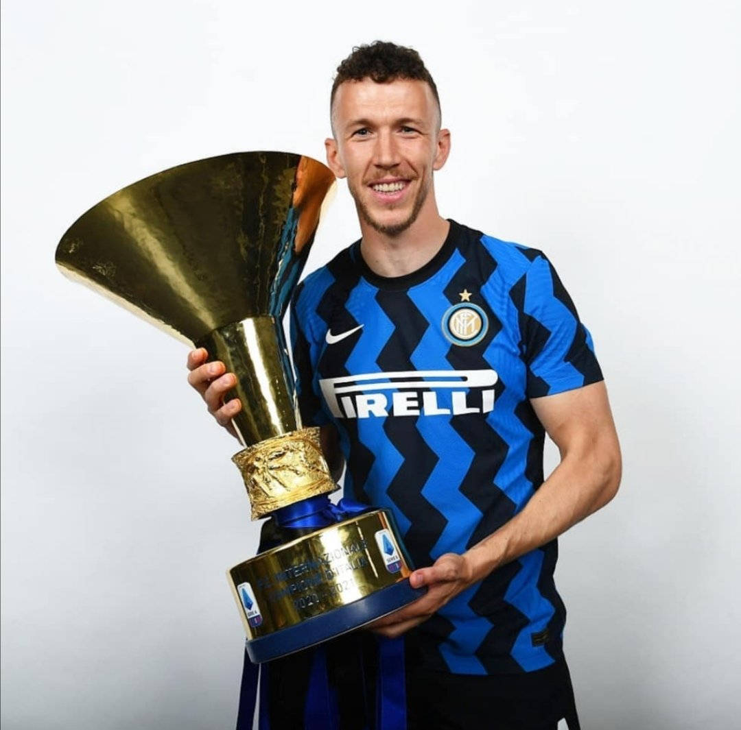 Ivan Perisic Holding Trophy Wallpaper