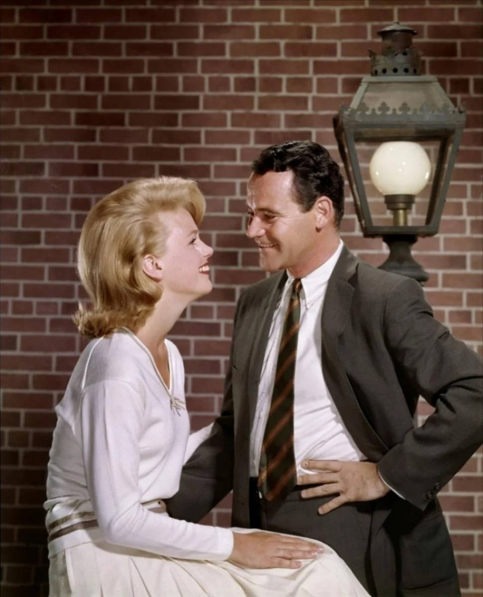 Jack Lemmon With Woman Wallpaper