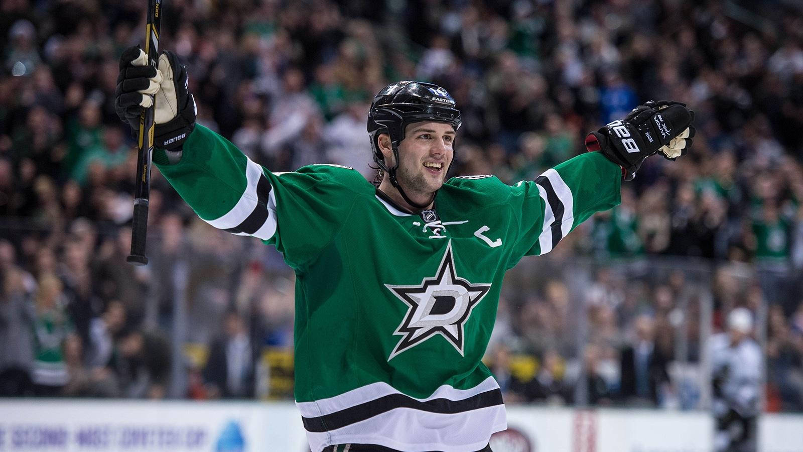 Jamie Benn Celebration Poster Wallpaper