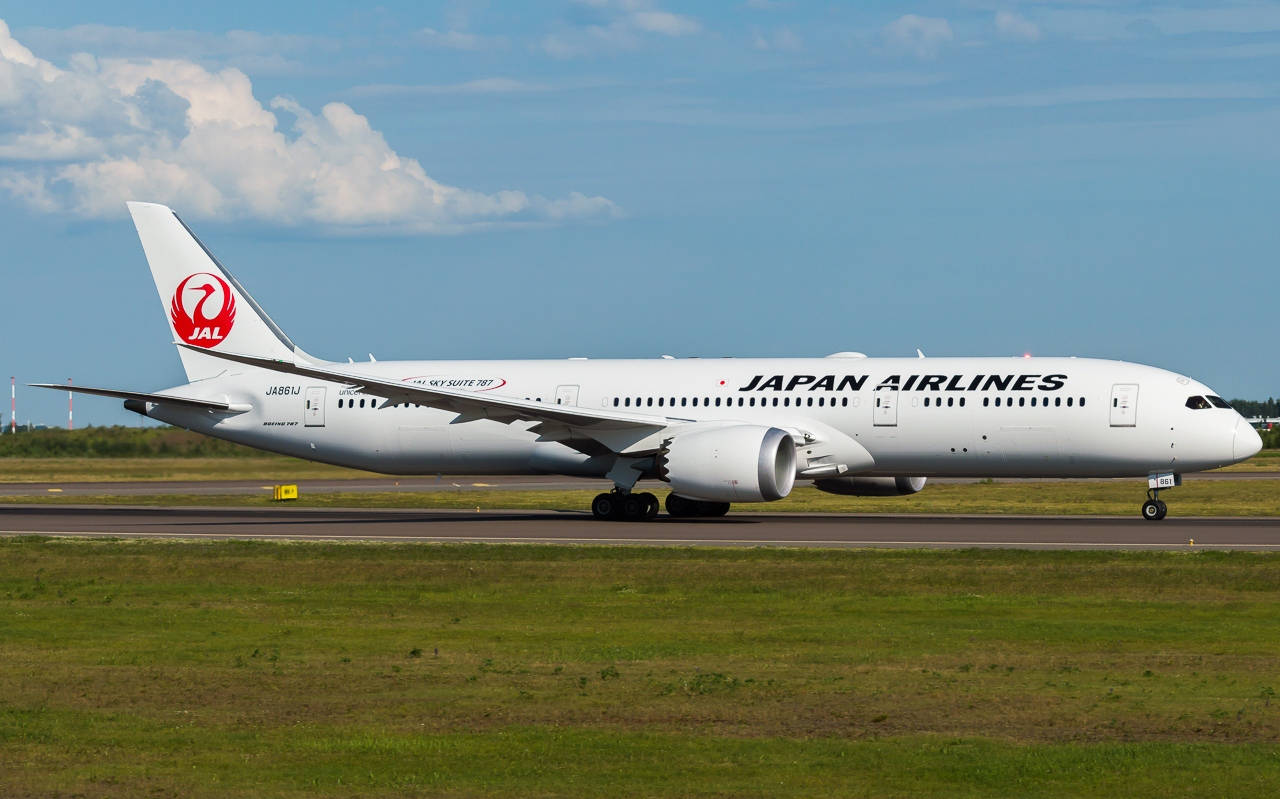 Japan Airlines Taxiway Aircraft Wallpaper