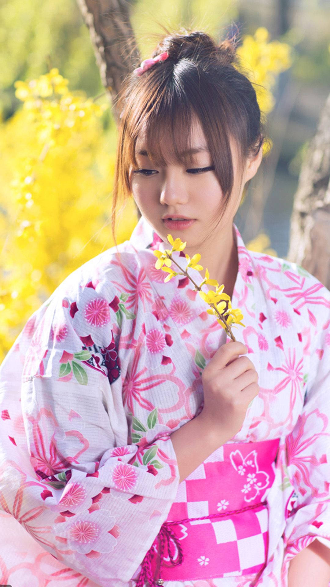 Japan Girl Pink Floral Yukata Wallpaper