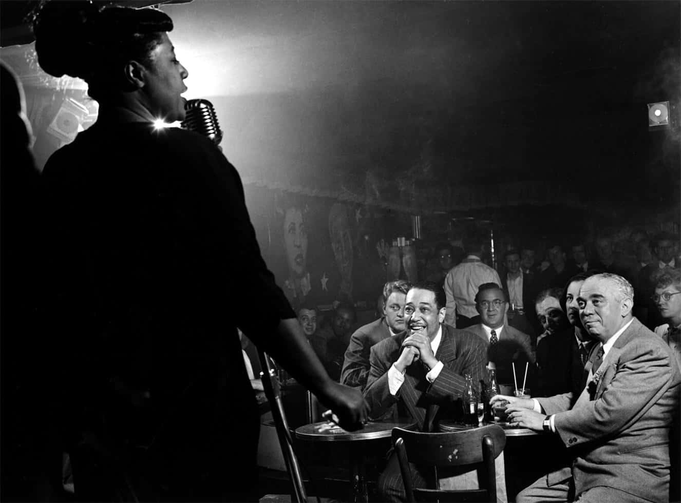 Jazz Club Performance Vintage Wallpaper