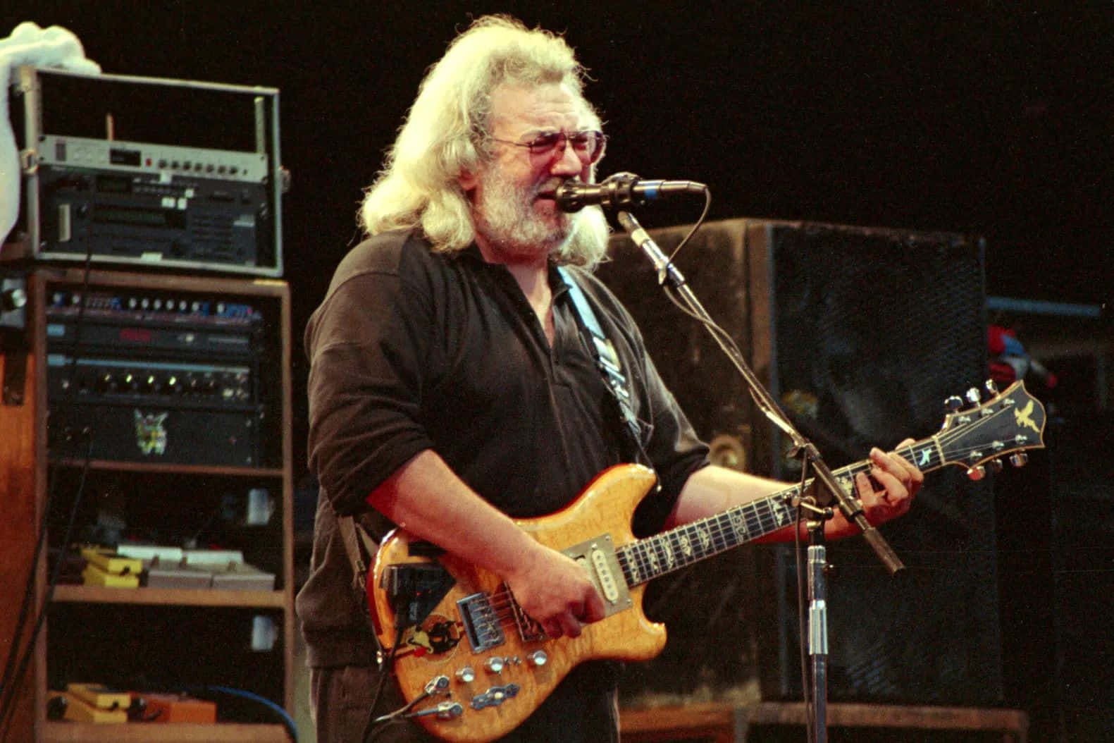 Jerry Garcia Performing Live Wallpaper