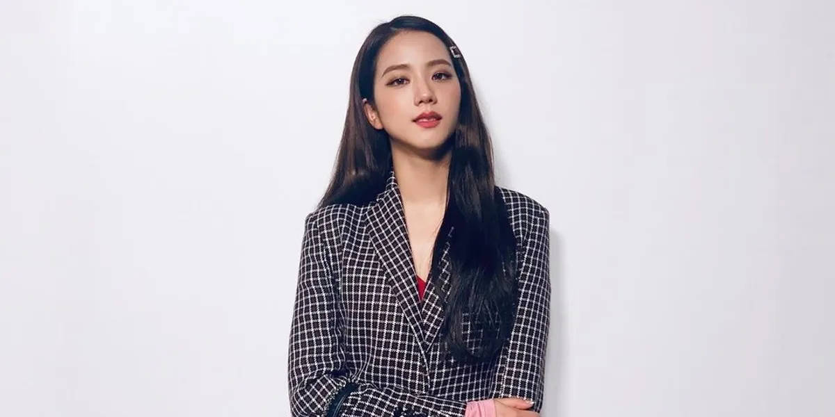 Jisoo Burberry 2020 Wallpaper