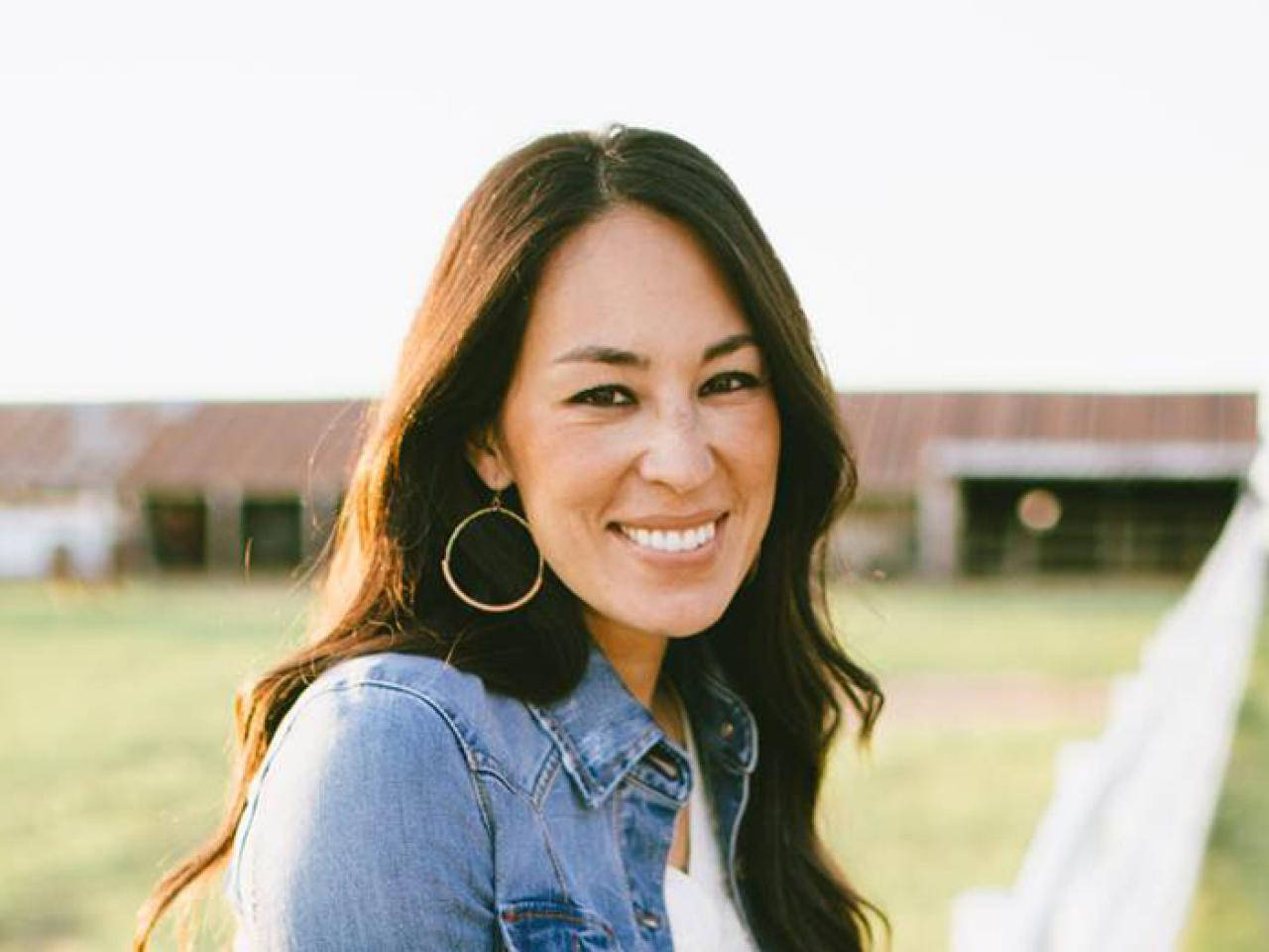 Joanna Gaines Sweet Smile Wallpaper