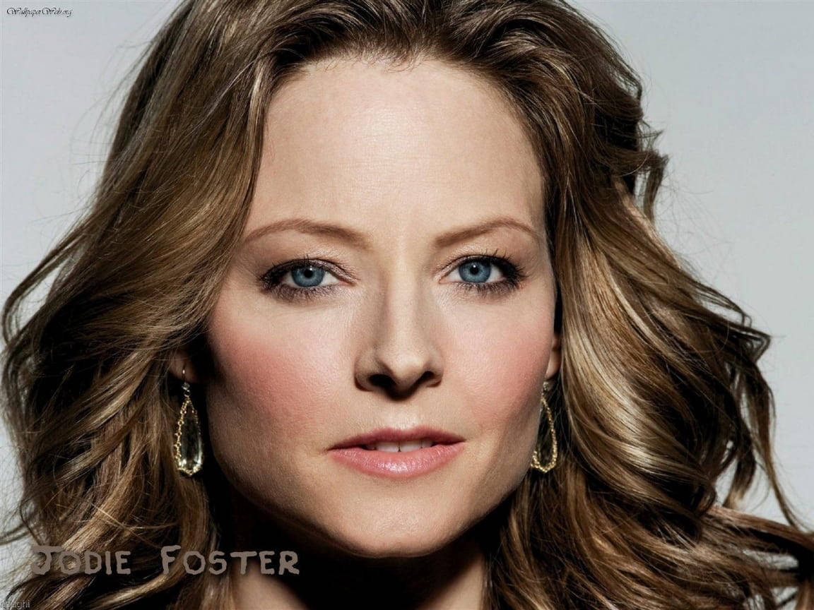 Jodie Foster With Blue Eyes Wallpaper