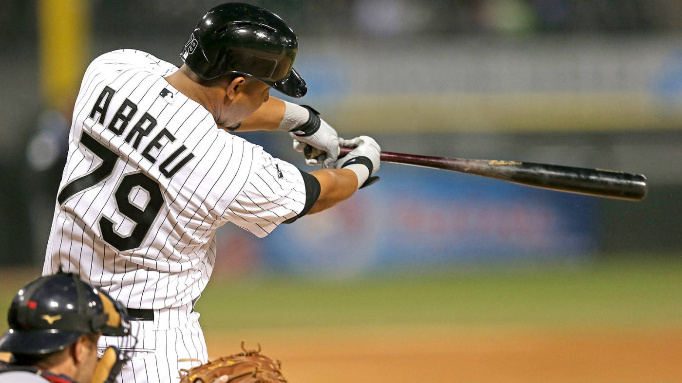 Jose Abreu Swings Wallpaper