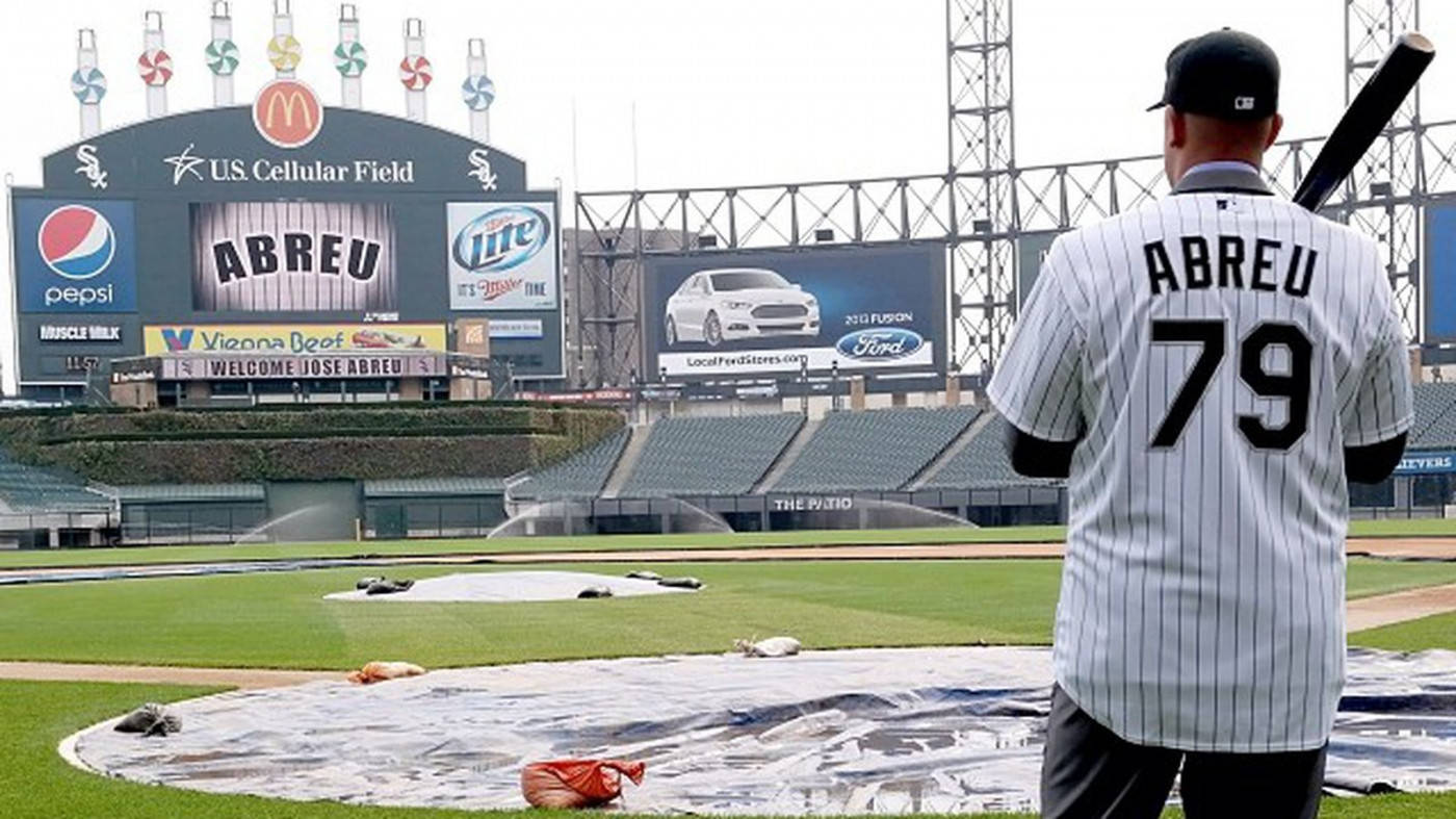 Jose Abreu Watching In Stadium Wallpaper