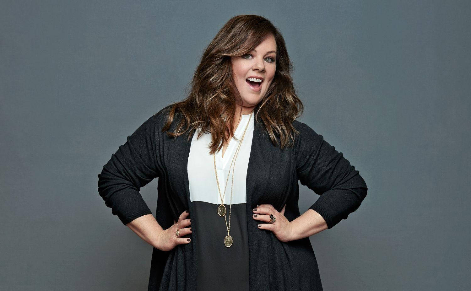 Joyful American Actress Melissa Mccarthy Wallpaper