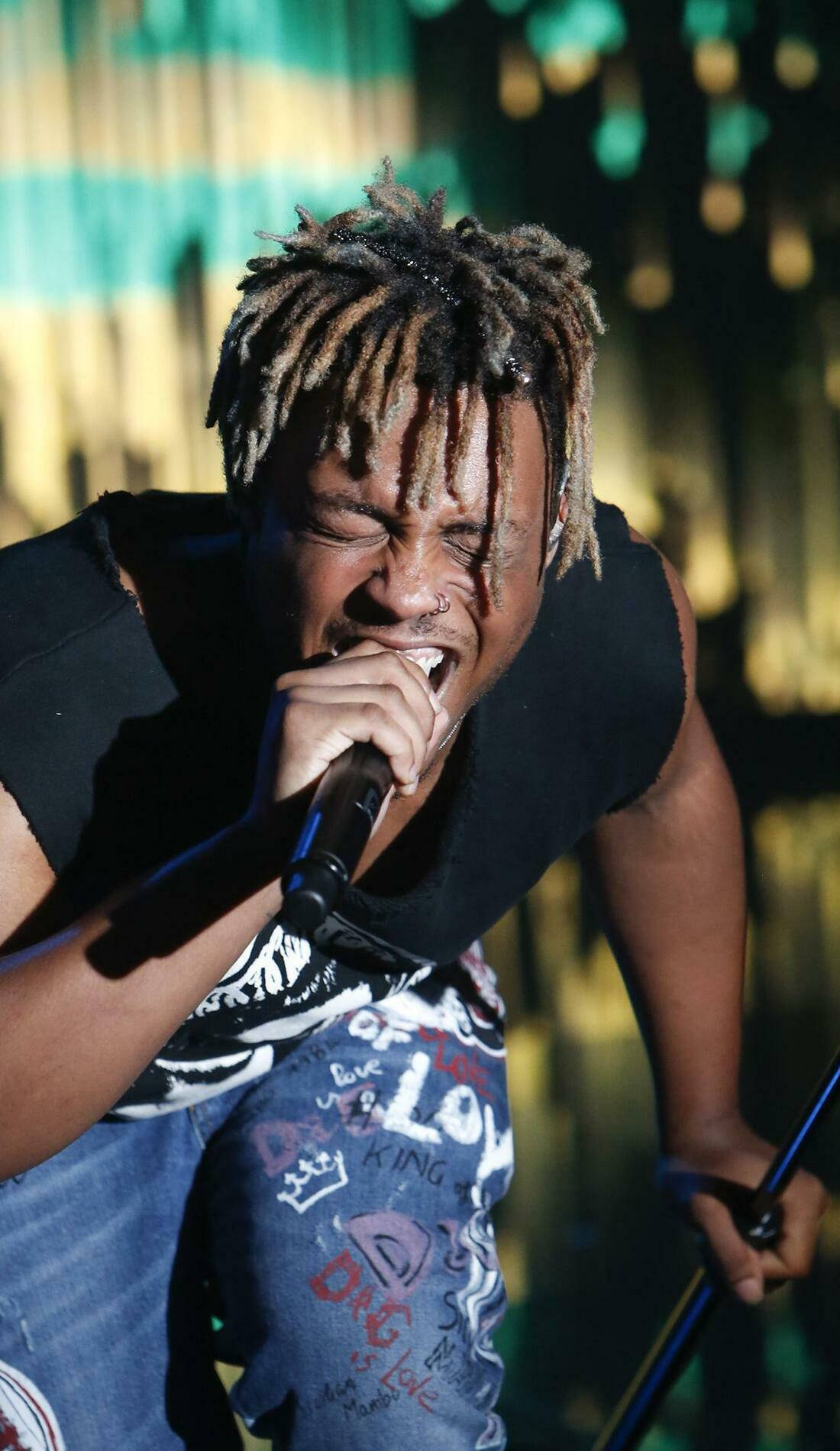 Juice_ Wrld_ Performing_ Live.jpg Wallpaper