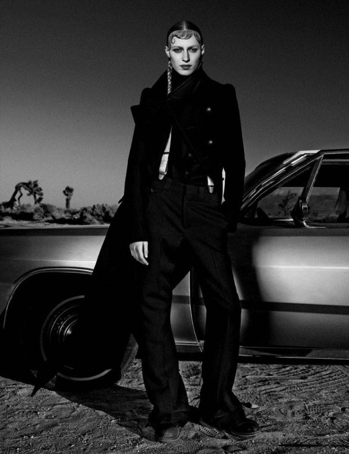 Julia Nobis Car Photo Shoot Wallpaper