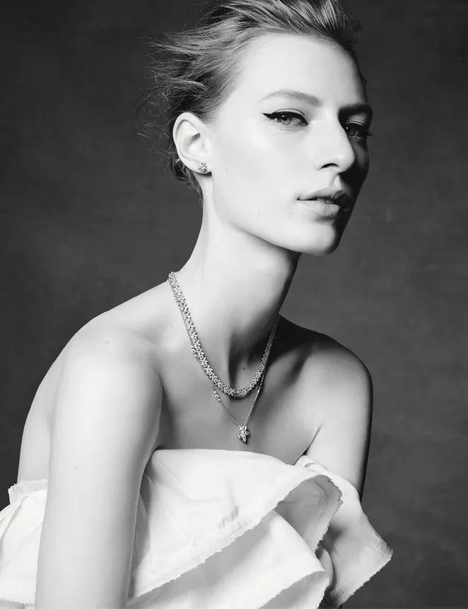 Julia Nobis White Aesthetic Wallpaper