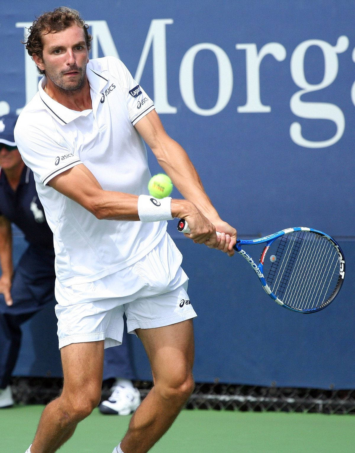 Julien Benneteau About To Hit Ball Wallpaper