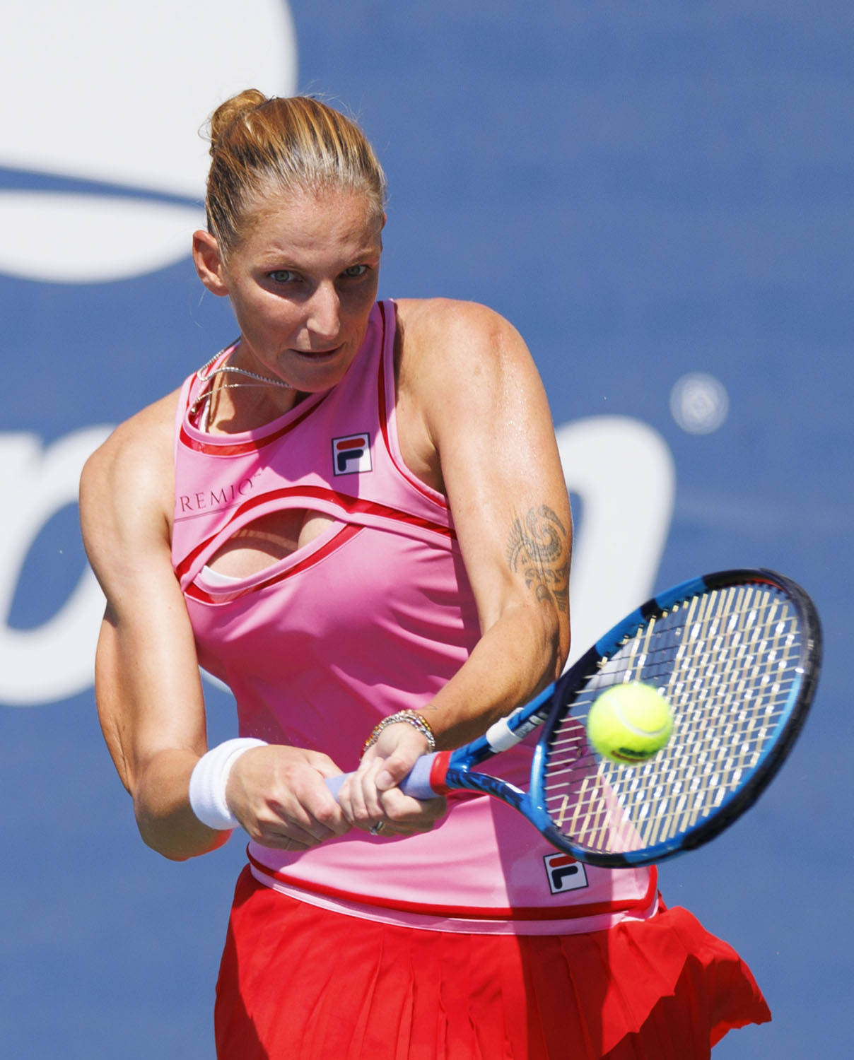 Karolina Pliskova Muscular Arms Wallpaper