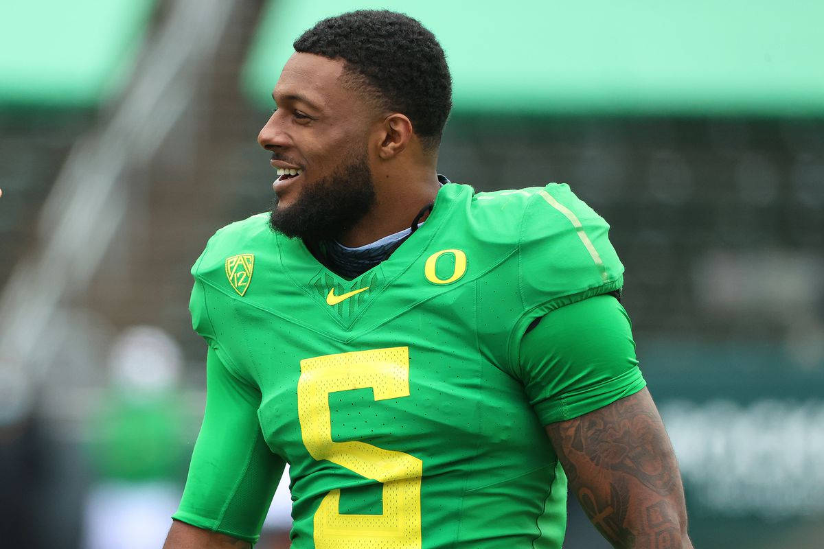 Kayvon Thibodeaux: Oregon's Rising Football Star Wallpaper