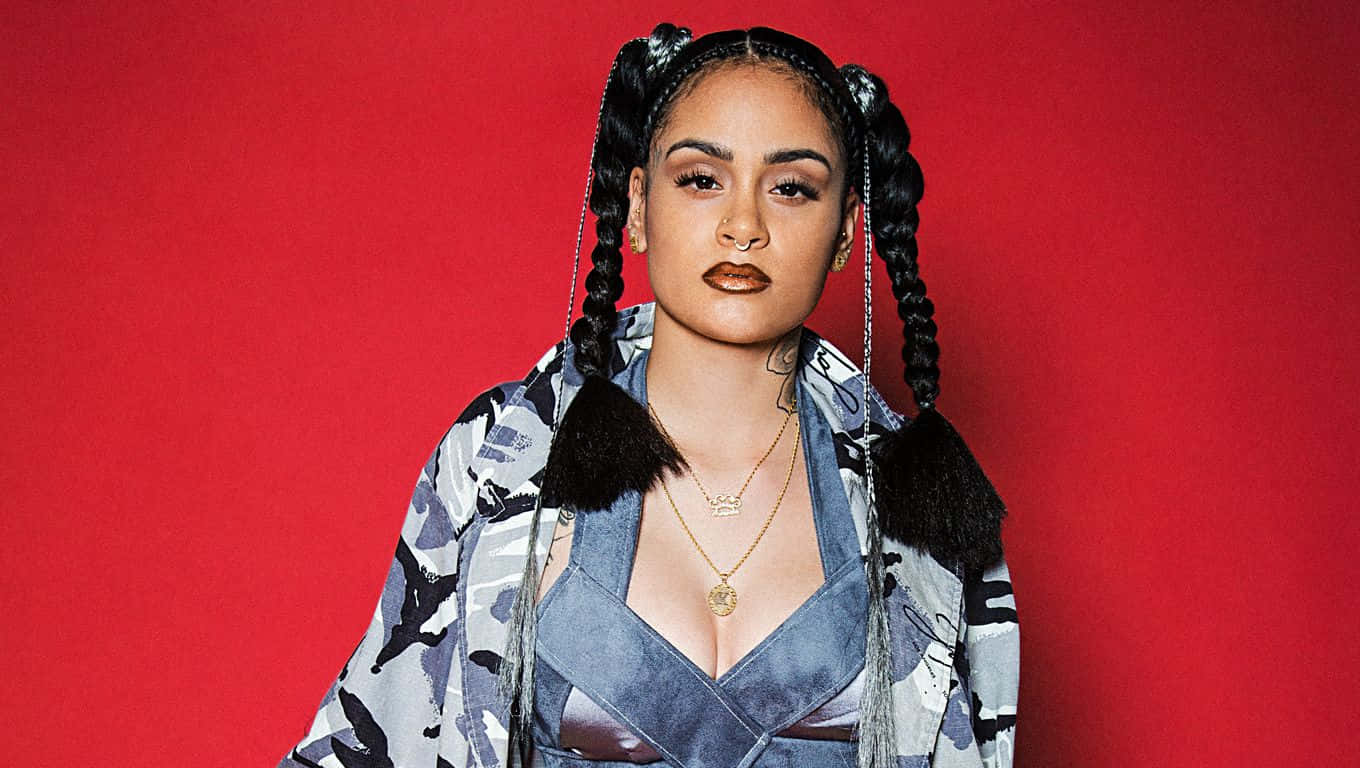 Kehlani Stands With Confidence At The Centre Of The Stage Wallpaper