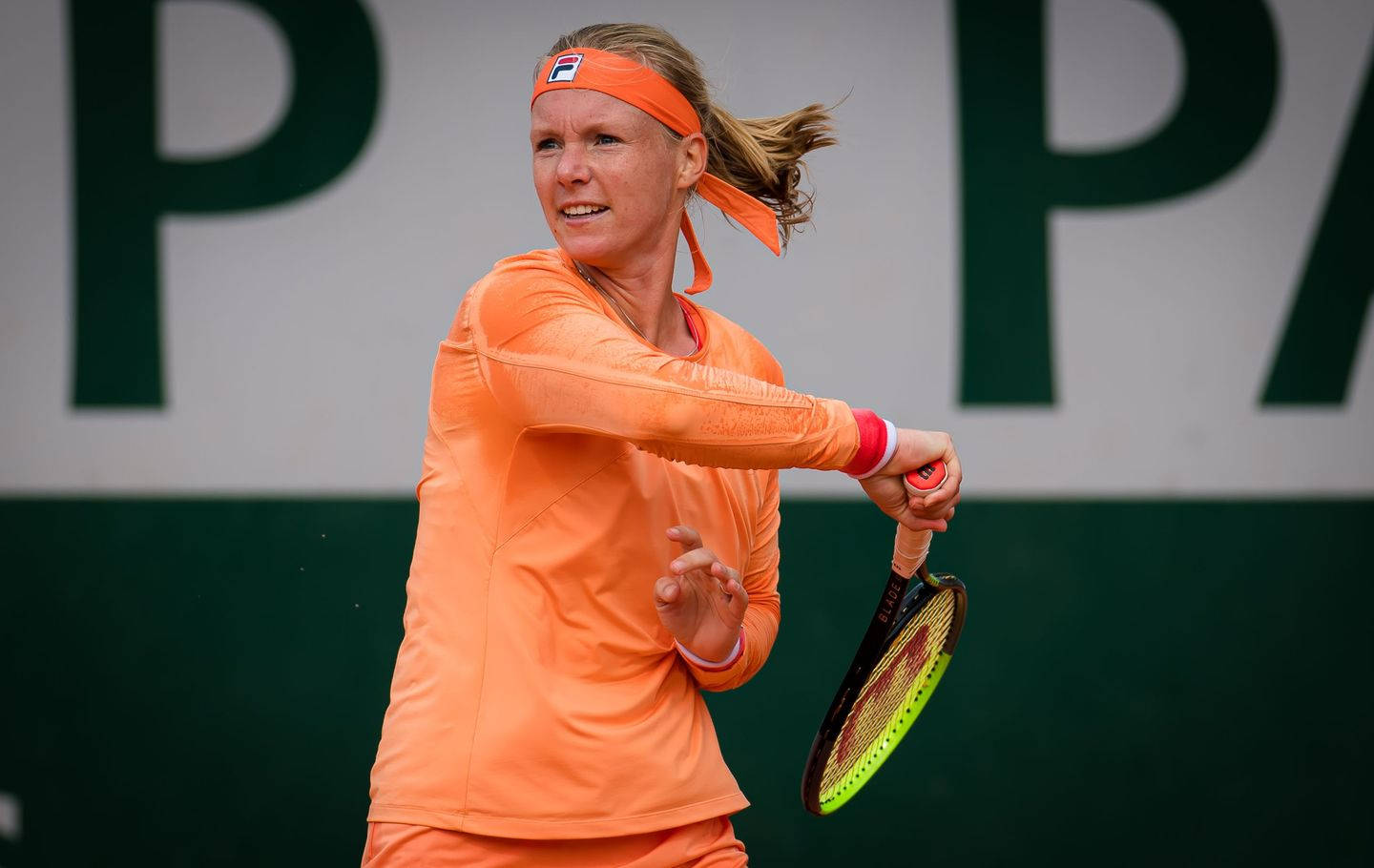 Kiki Bertens Preparing For A Tennis Match Wallpaper