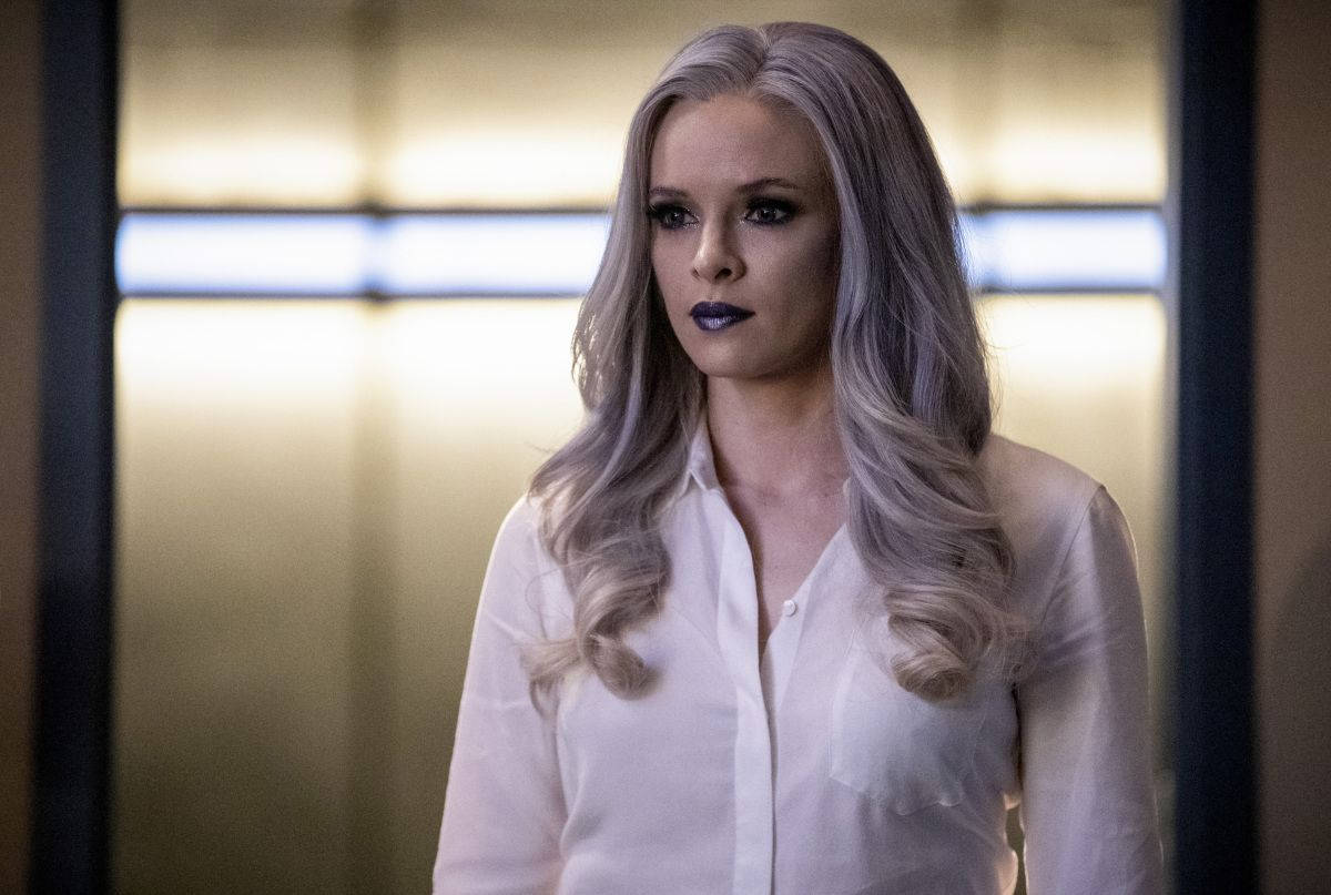 Killer Frost In White Top Wallpaper