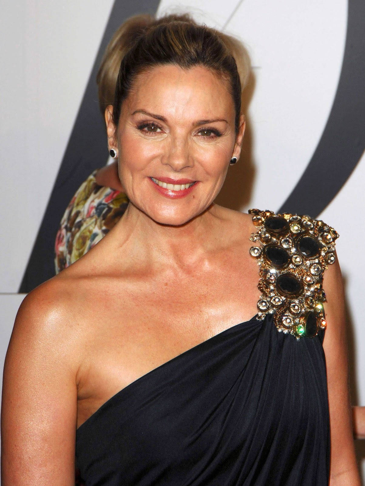 Kim Cattrall 2008 Cfda Fashion Awards Medium Shot Wallpaper