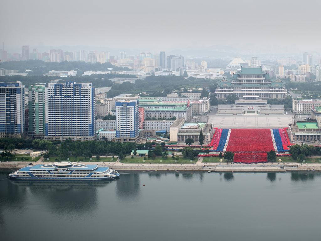 Kim Il Sung Square Formation Pyongyang Wallpaper