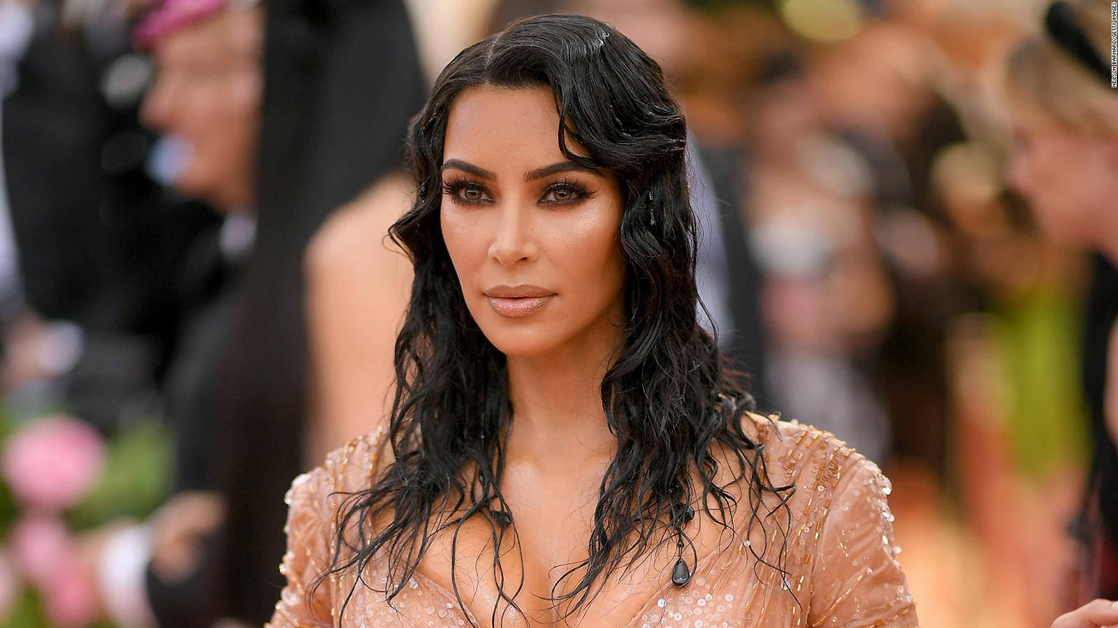 Kim Kardashian Stuns In A Designer Dress At The Met Gala. Wallpaper