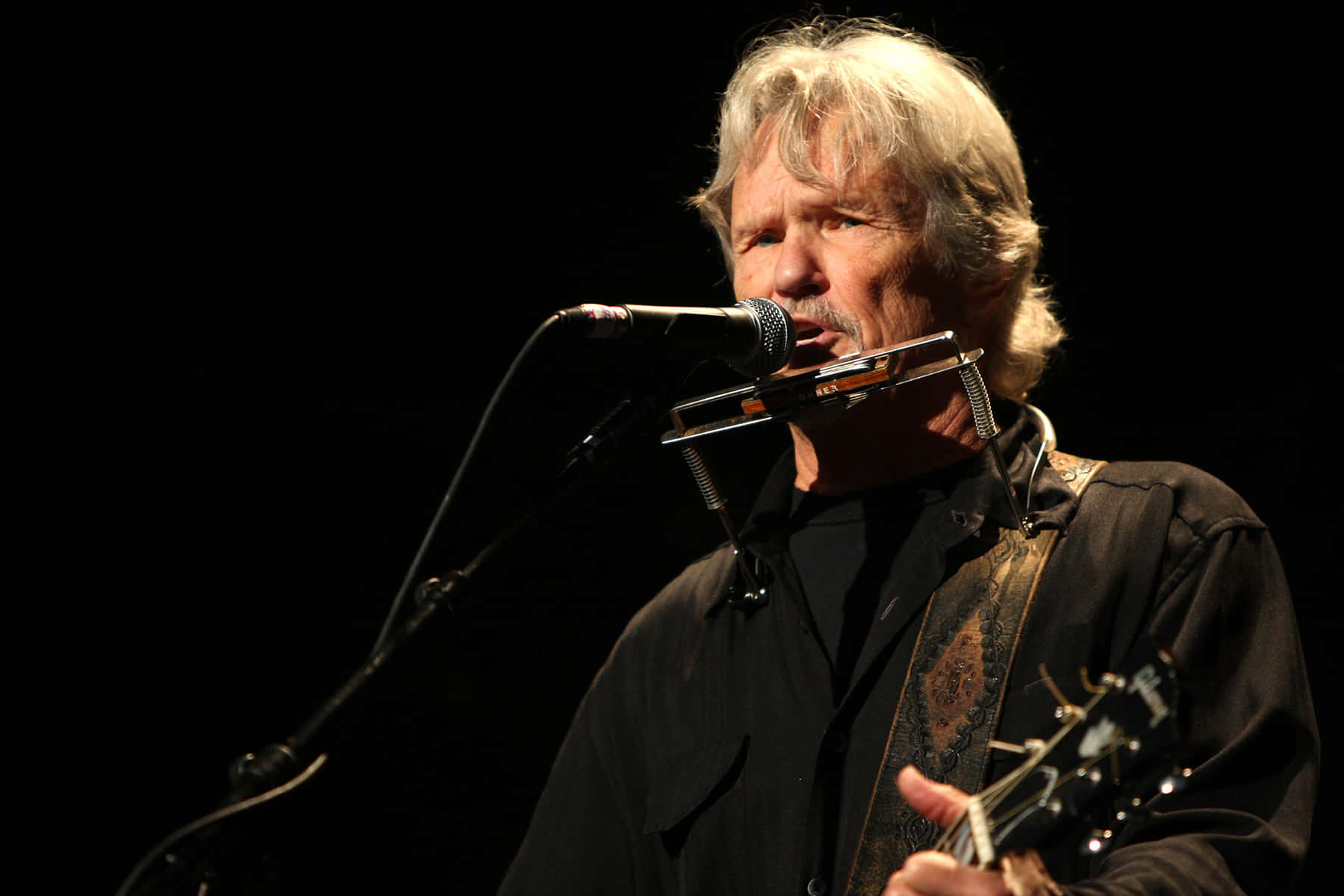 Kris Kristofferson Performing Live Wallpaper