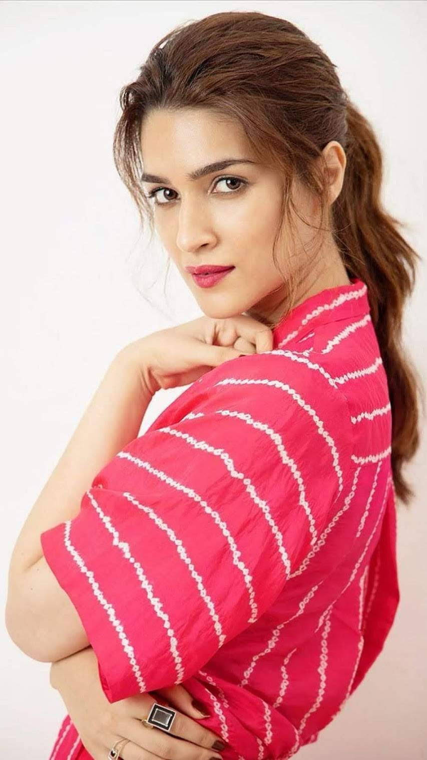 Kriti Sanon Stripes Hd Wallpaper