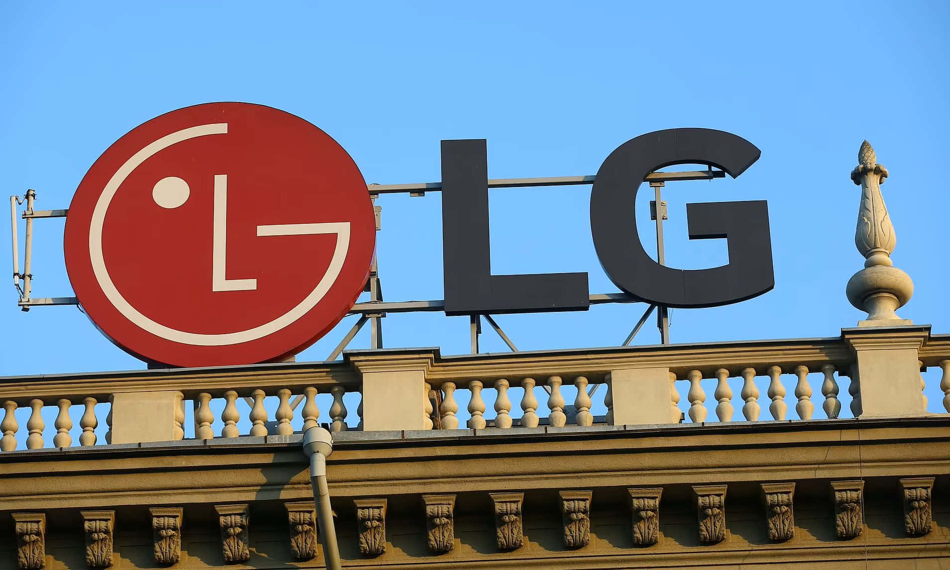 L G Logo On Building Facade Wallpaper