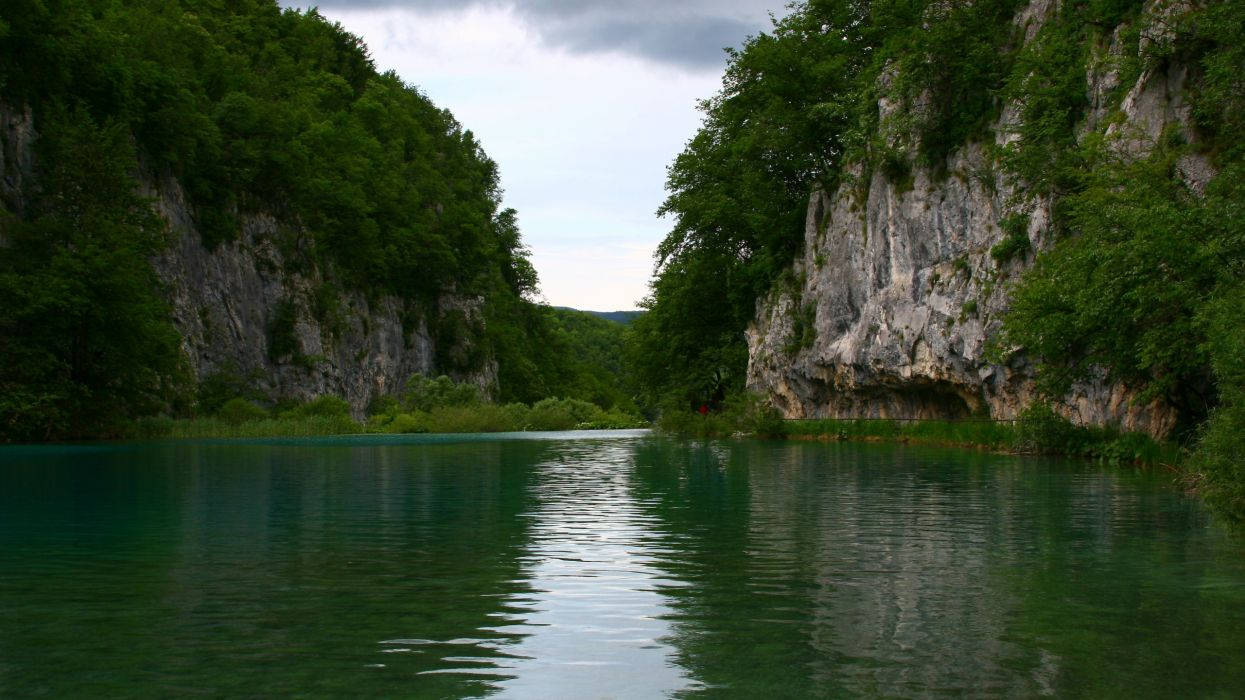 Lake View Between Two Mountains Wallpaper