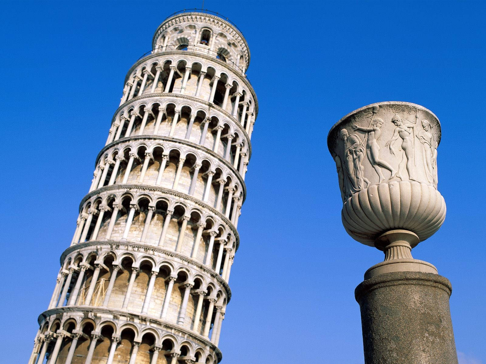 Leaning Tower Of Pisa Wallpaper