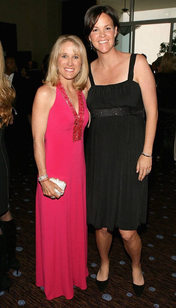 Lindsay Davenport Standing Beside Tracy Austin Wallpaper