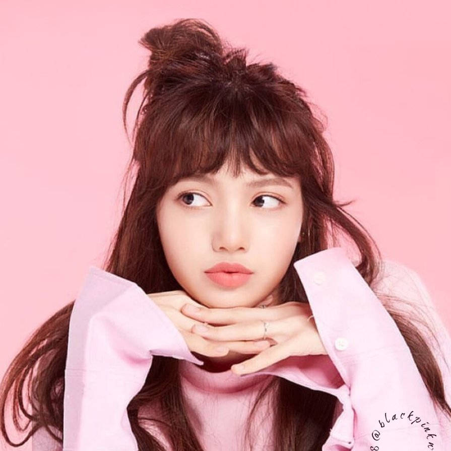 Lisa Of Blackpink Vibrant And Stunning In Pink Wallpaper