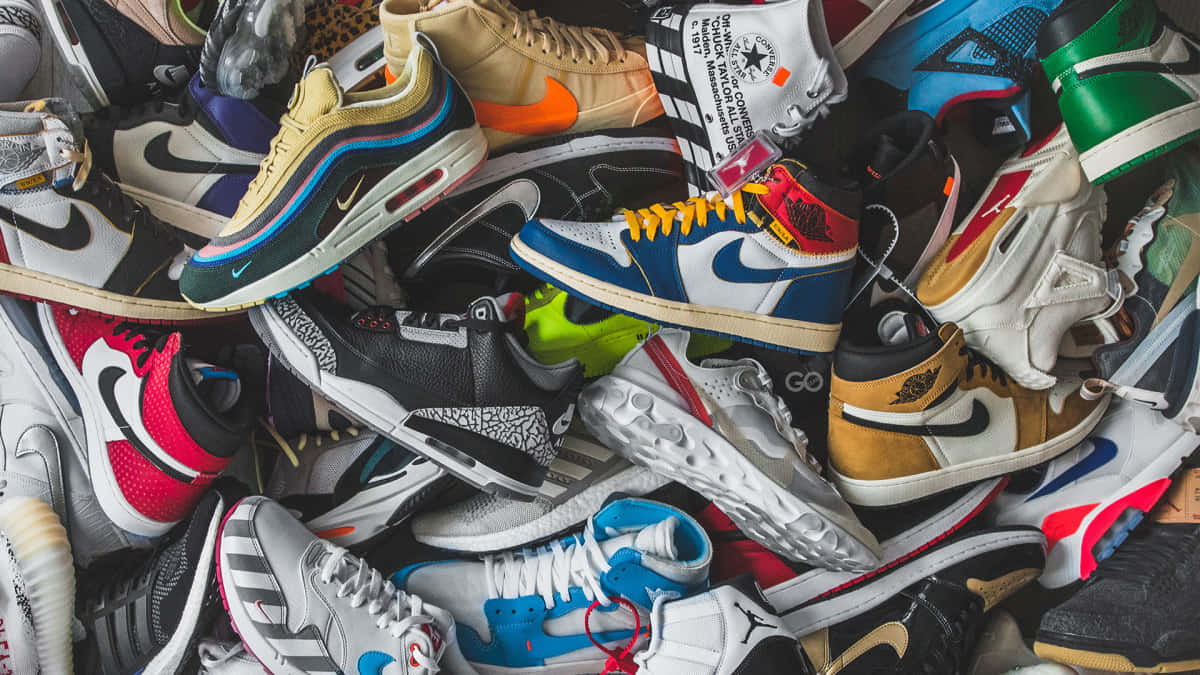 Look Fresh And Stylish In The Hottest Sneaker Trends Wallpaper