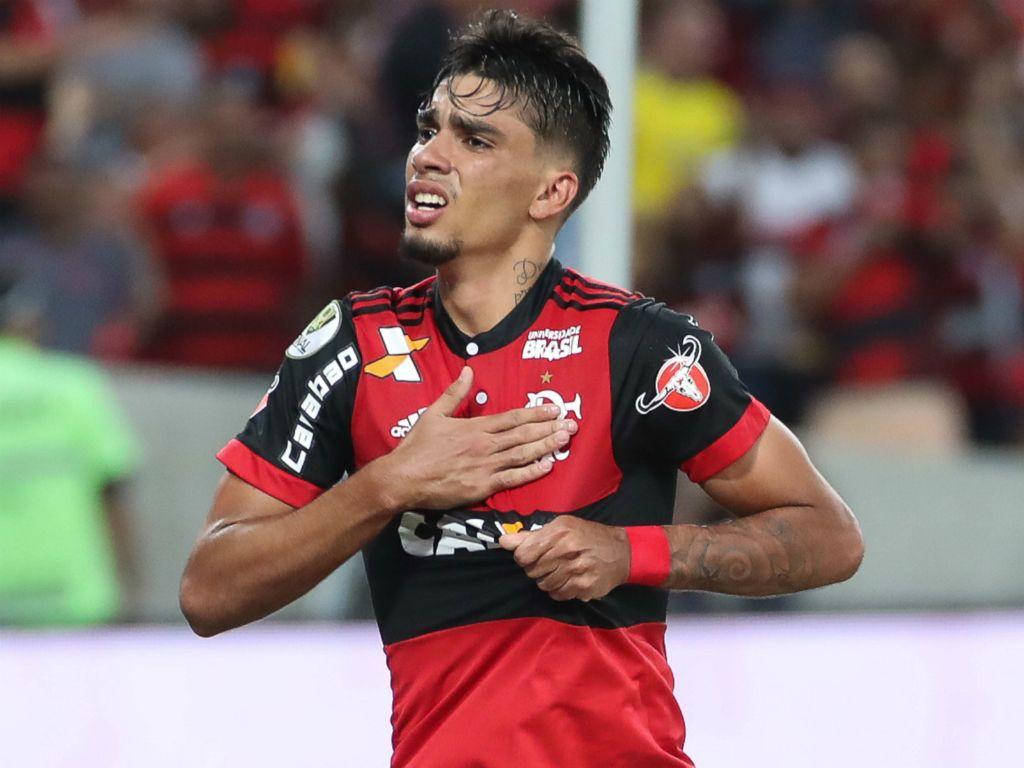 Lucas Paquetá Holding His Chest Wallpaper