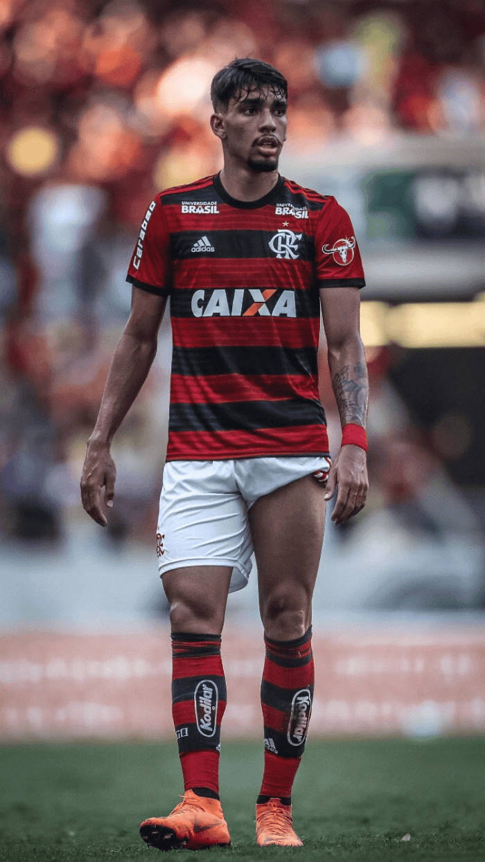 Lucas Paquetá Walking On The Field Wallpaper