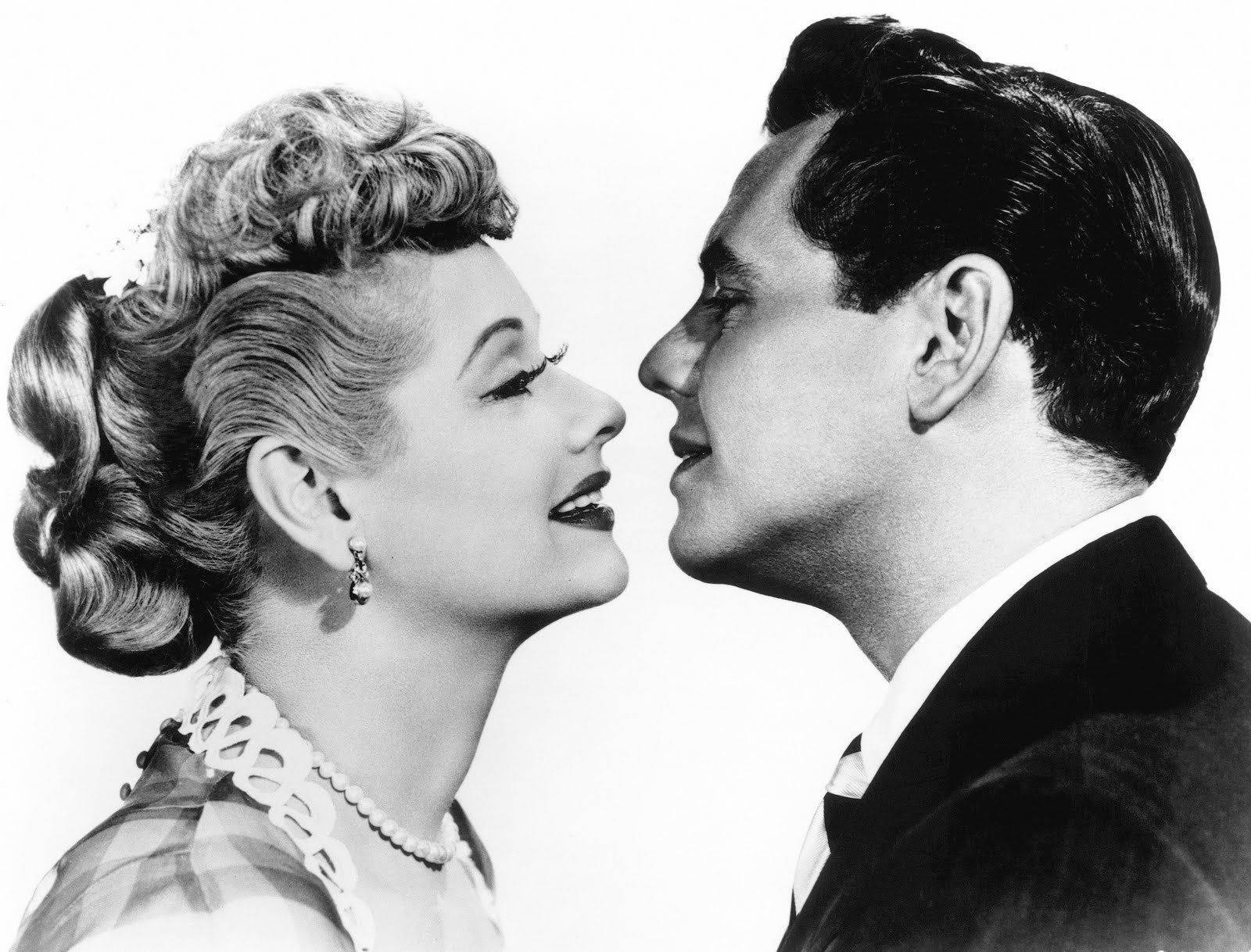 Lucille Ball And Desi Arnaz Face-to-face Wallpaper