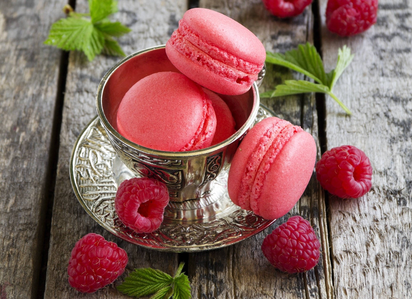 Macaroon And Red Raspberries Wallpaper