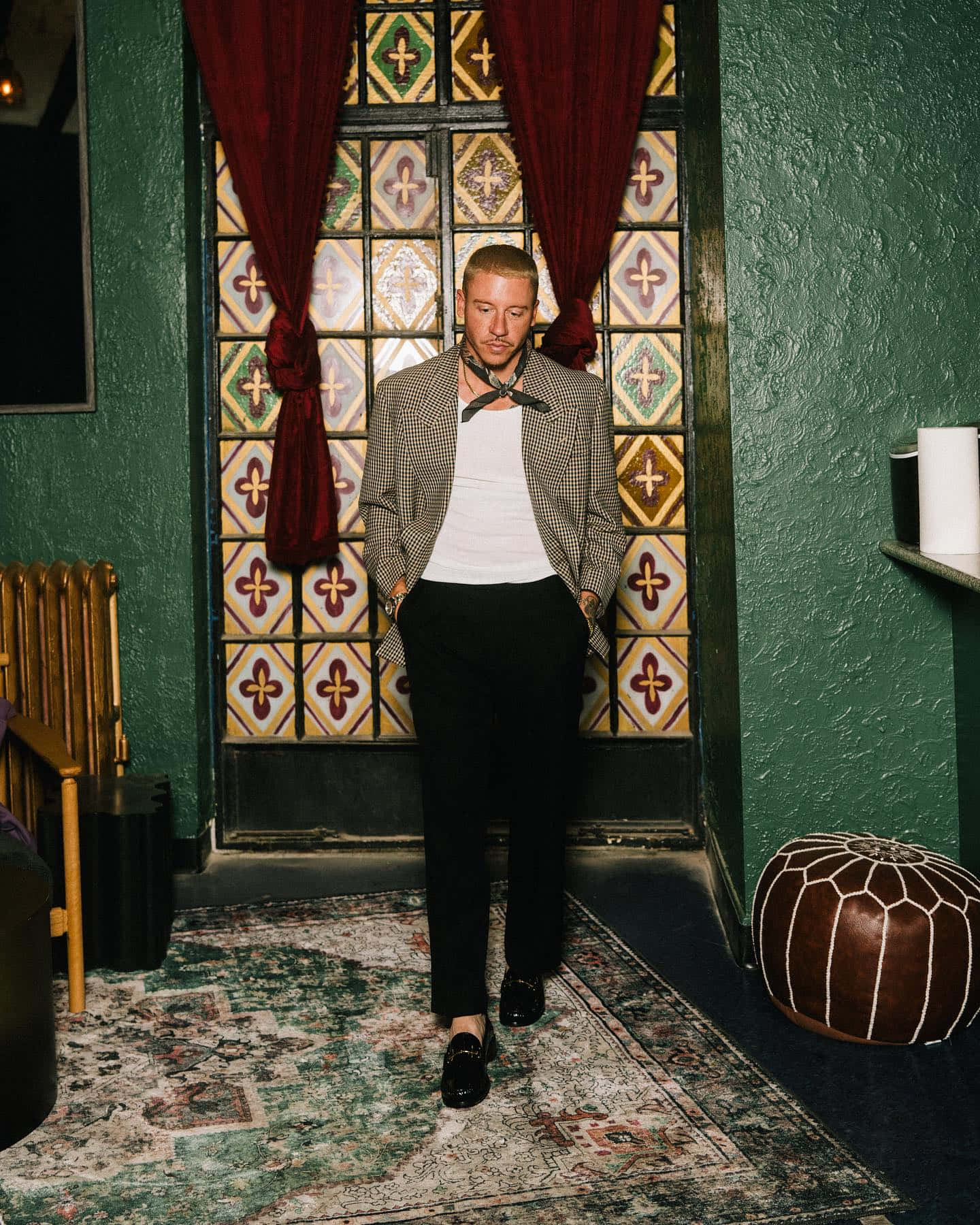 Macklemore Stylish Vintage Backdrop Wallpaper