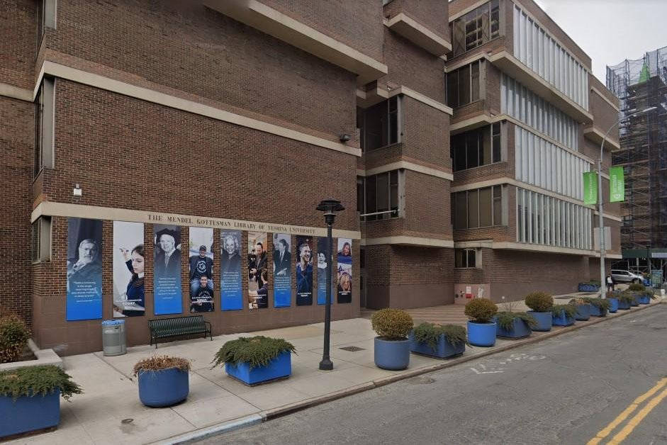 Majestic Building Of Yeshiva University's Gottesman Library Wallpaper