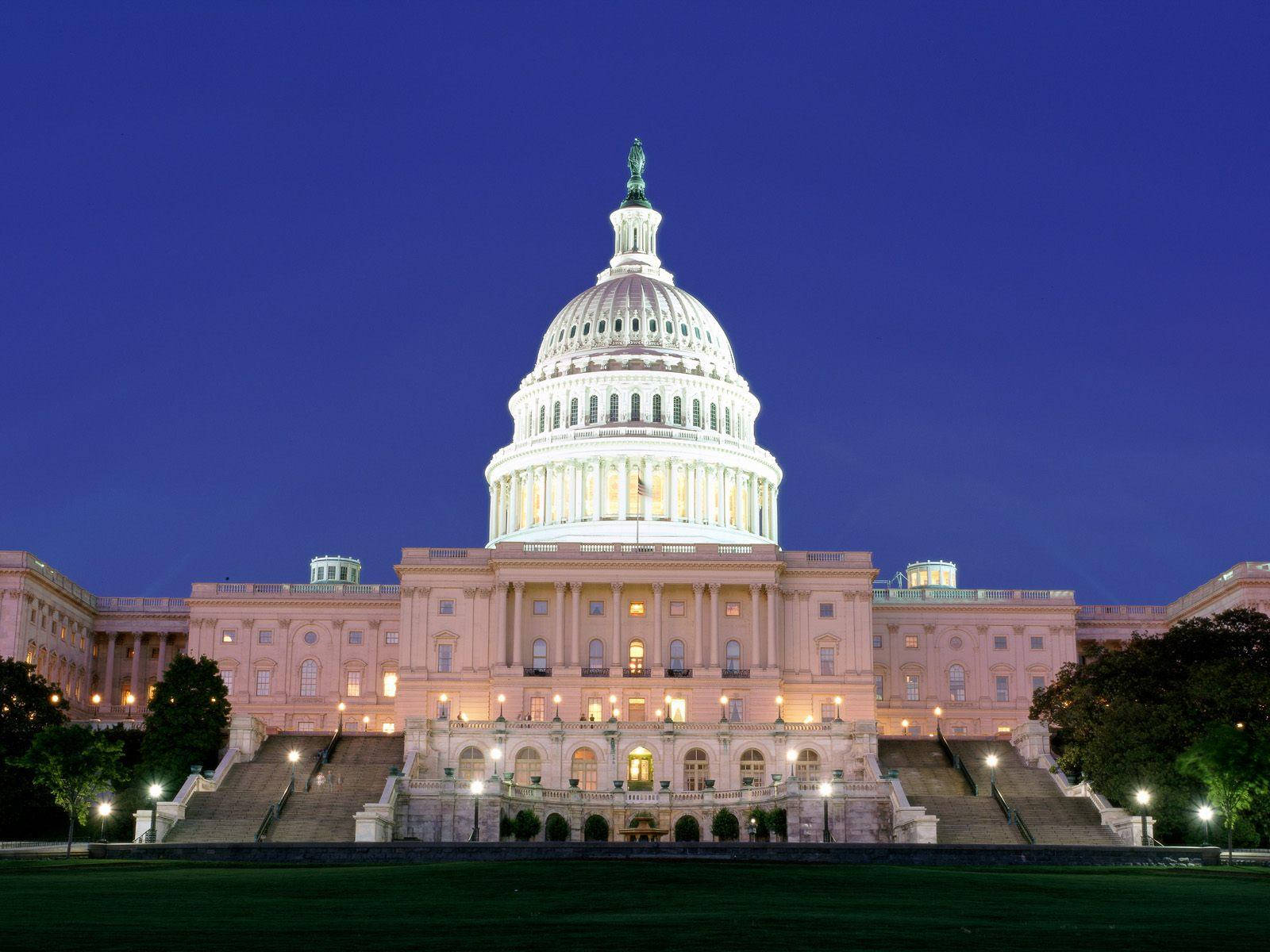 Majestic Night View Of The United States Capitol Wallpaper