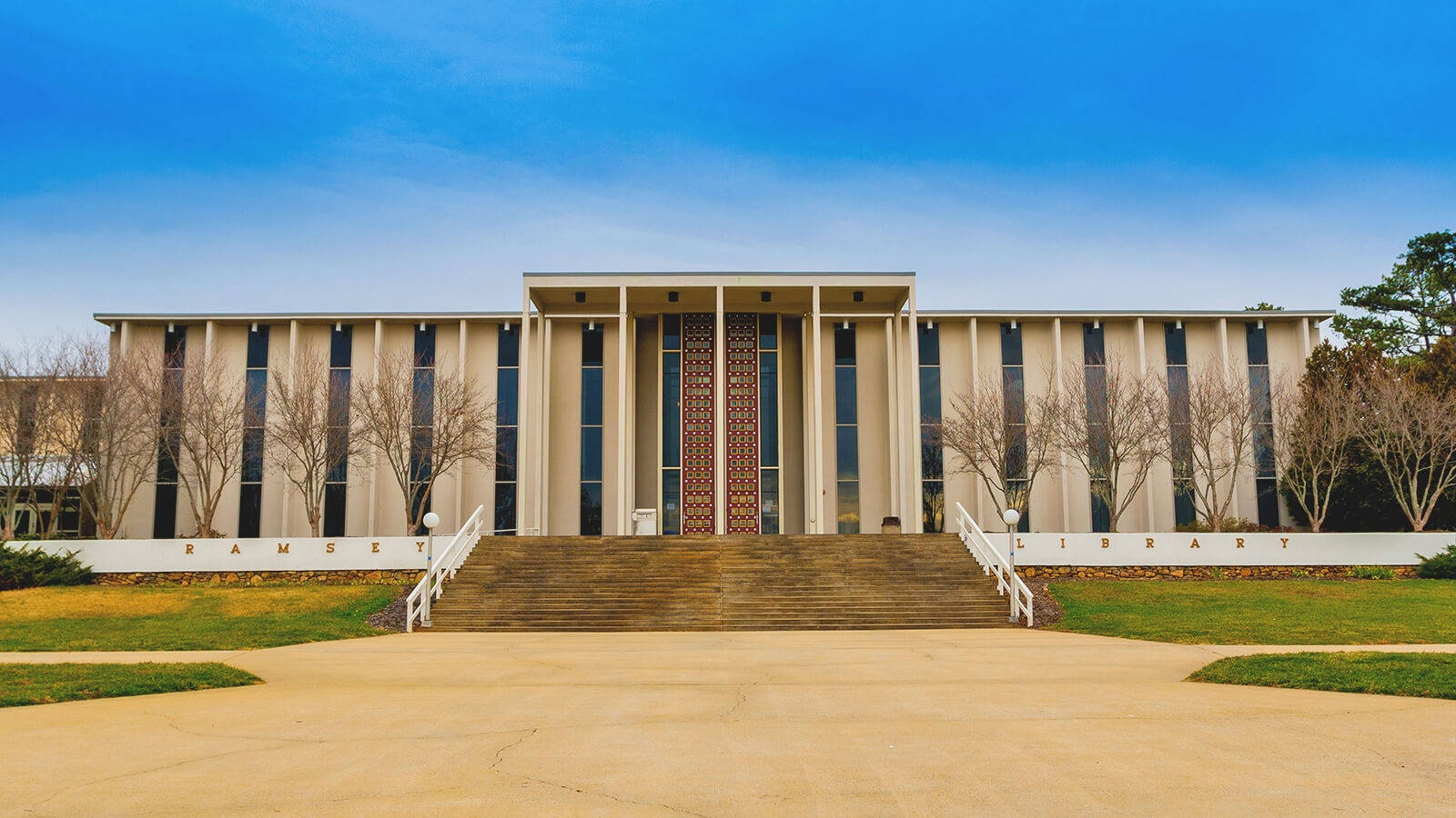 Majestic View Of Ramsey Library At University Of North Carolina, Asheville Wallpaper