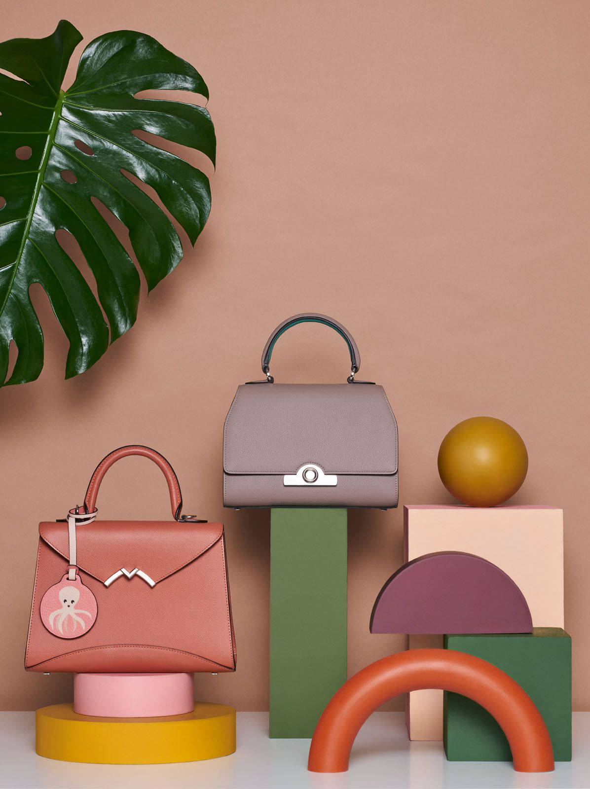 Make A Statement With Moynat Handbags Wallpaper