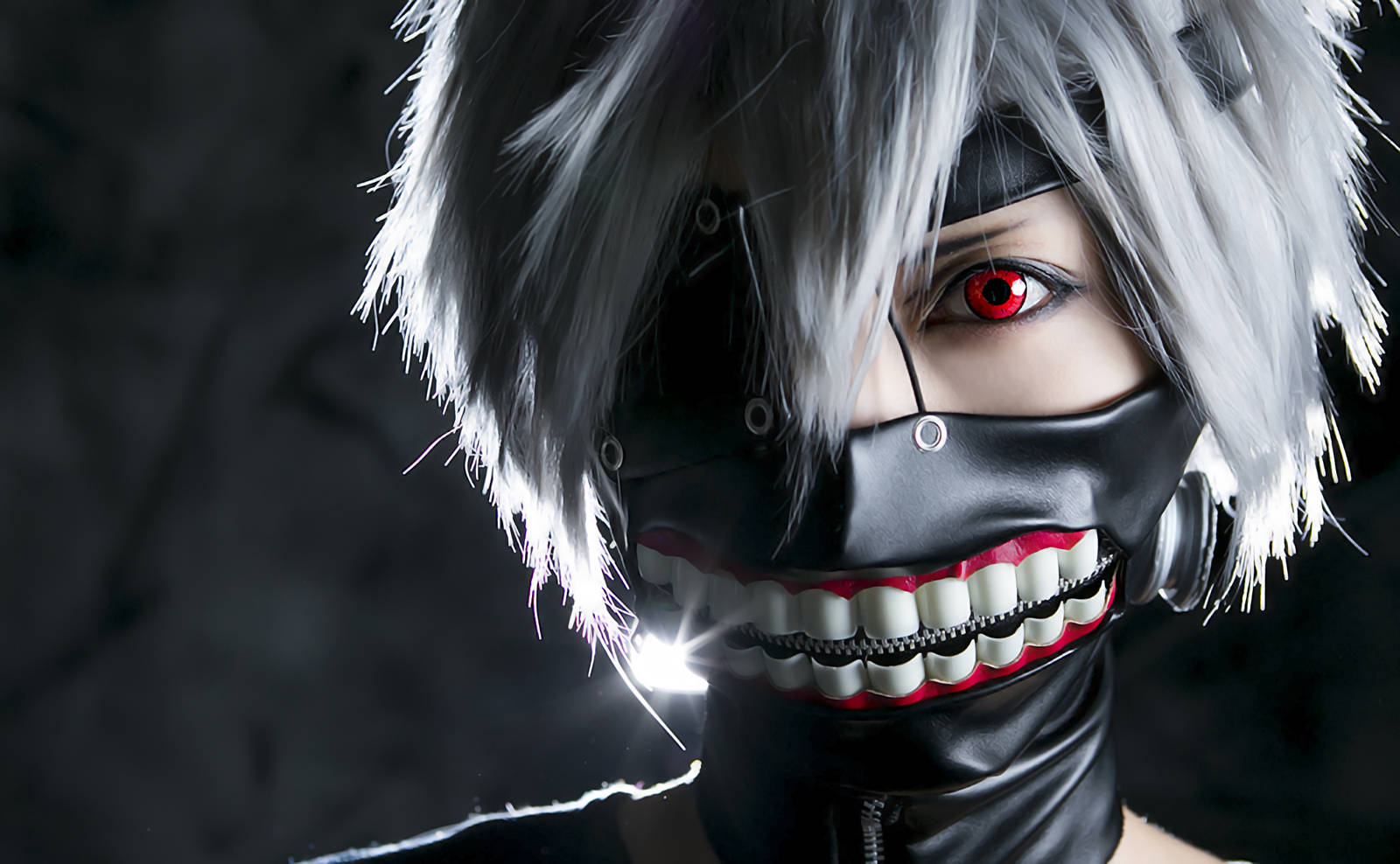 Man Cosplaying Ken Kaneki Wallpaper