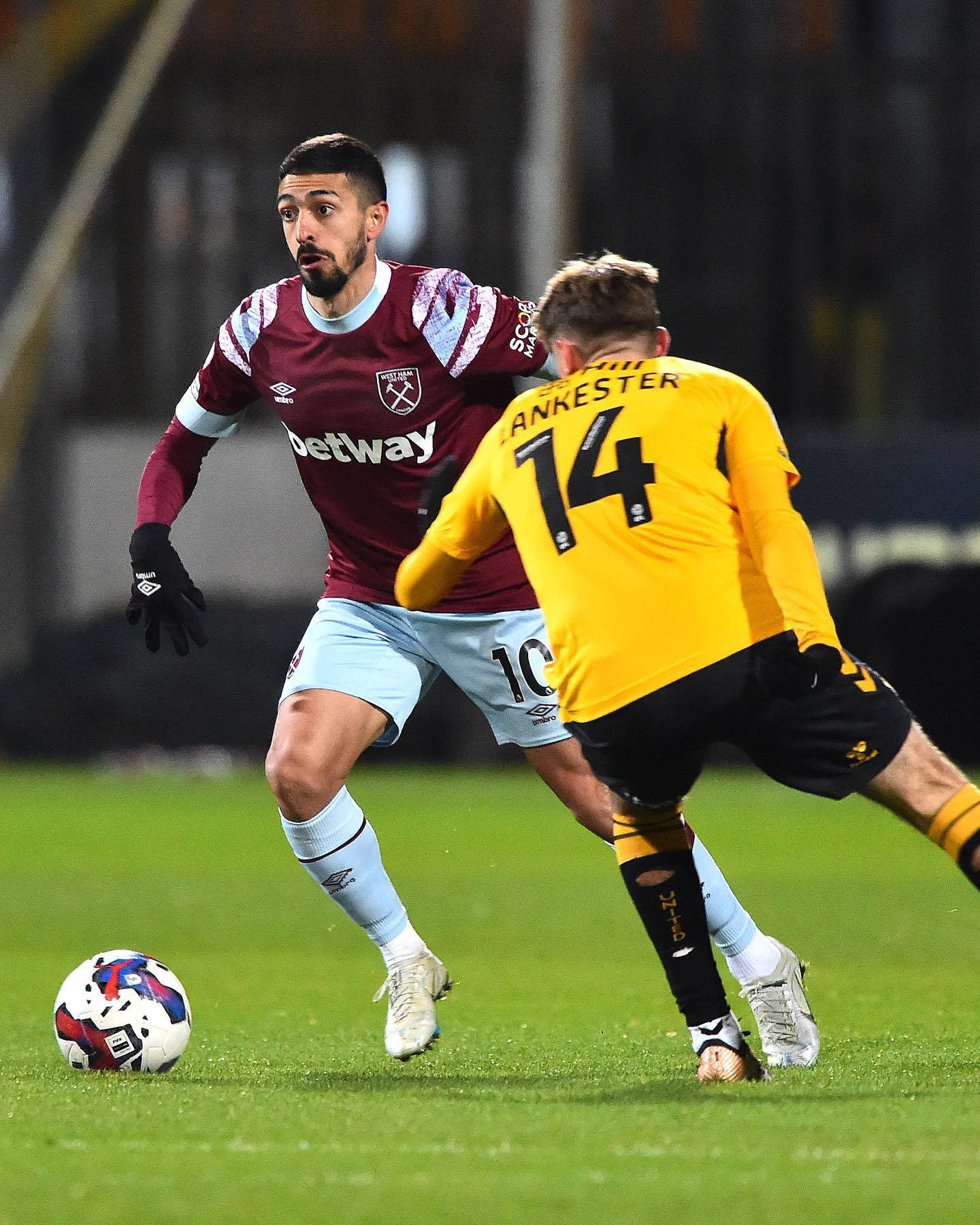 Manuel Lanzini In Action Against Jack Lankester Wallpaper