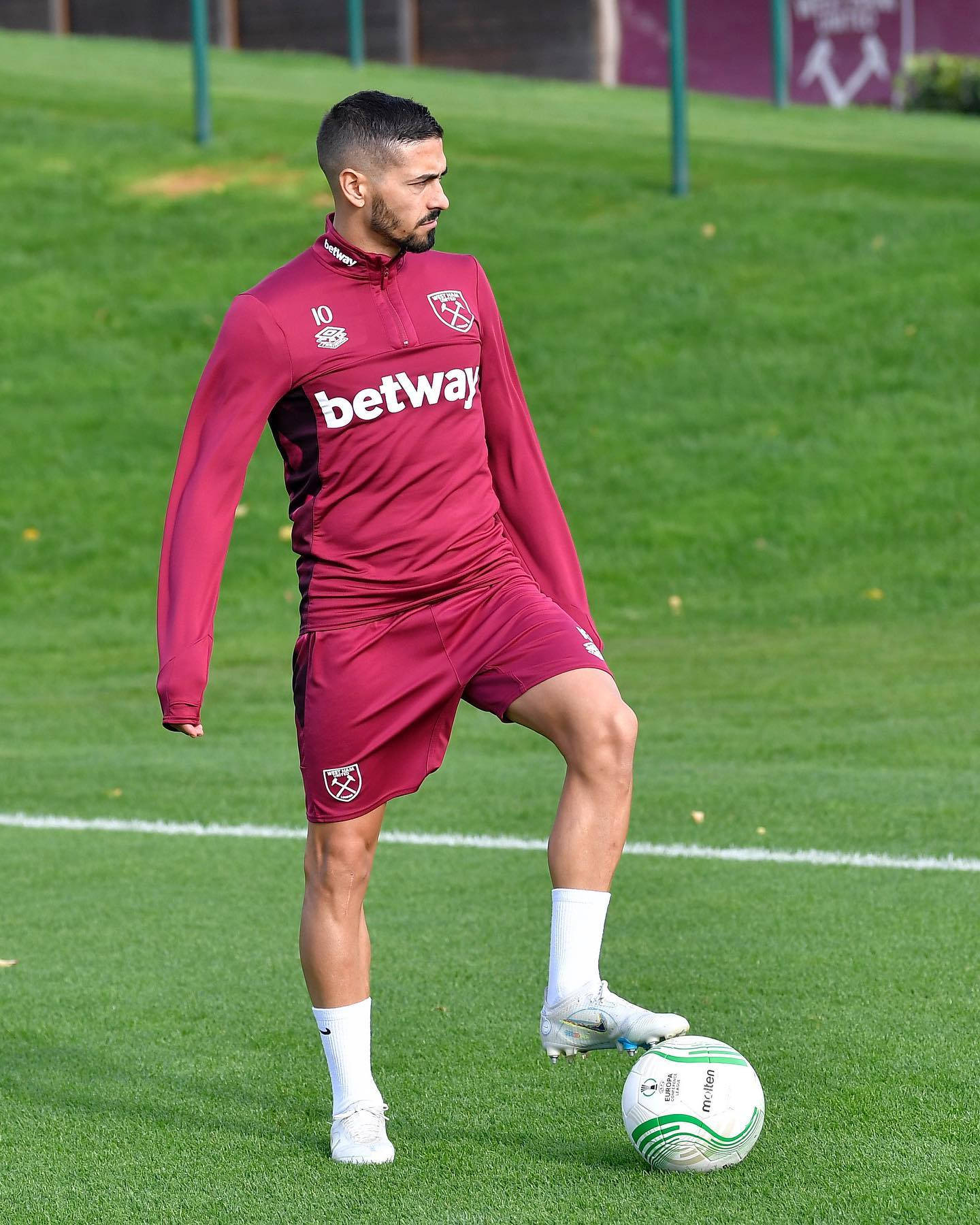 Manuel Lanzini West Ham Player Wallpaper